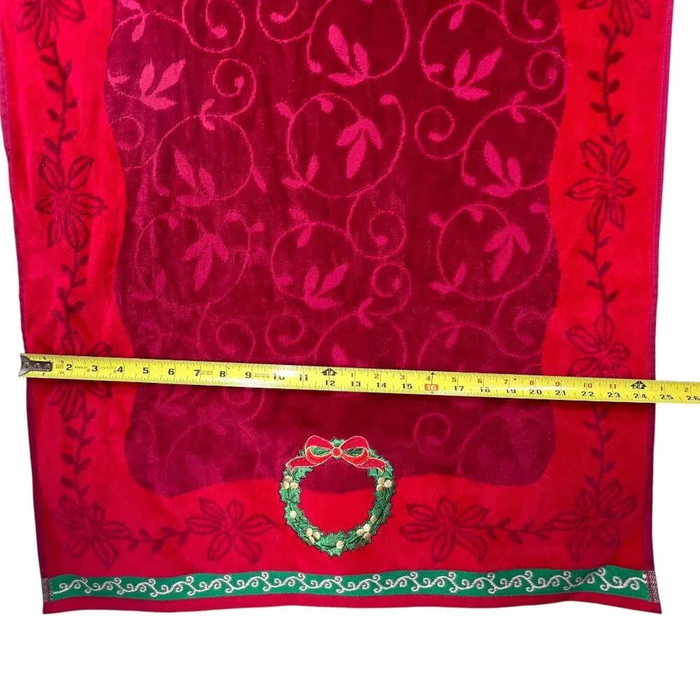 NOS Christmas Wreath Jacquard Bath Towels Set Of 2 Red Holiday Franco Mfg Turkey